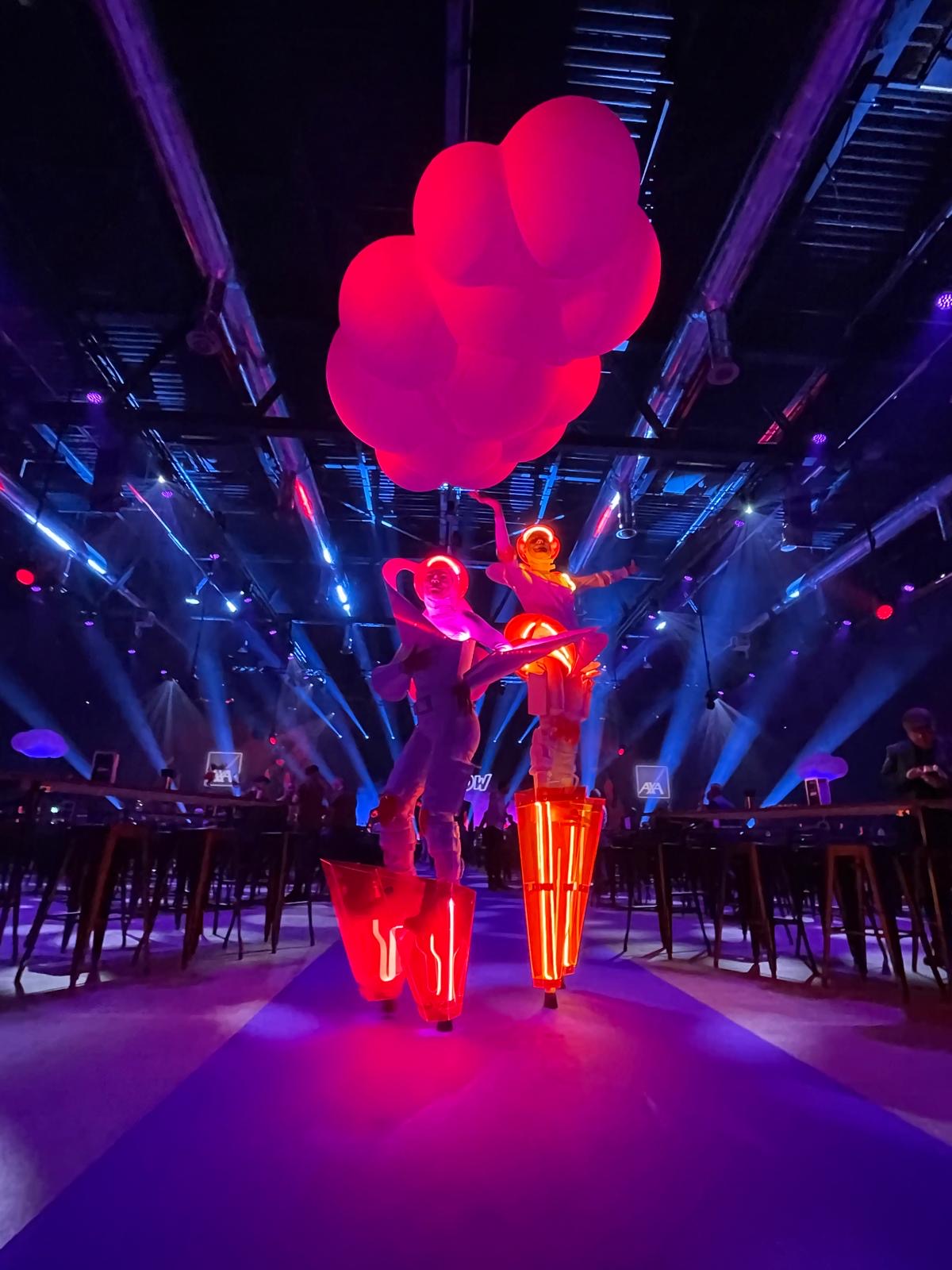 Showacts Messe mit visuellen Künstlern für Aufmerksamkeit und Besucherfrequenz